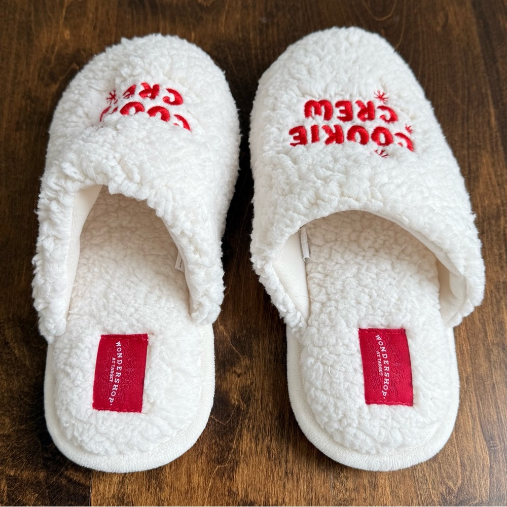 Wondershop Cookie Crew Slippers • Size 7/8 - Picture 4 of 6